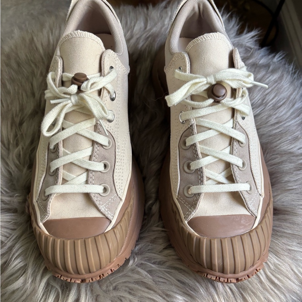 Converse Chuck 70 AT-CX in Light Dune Papyrus
